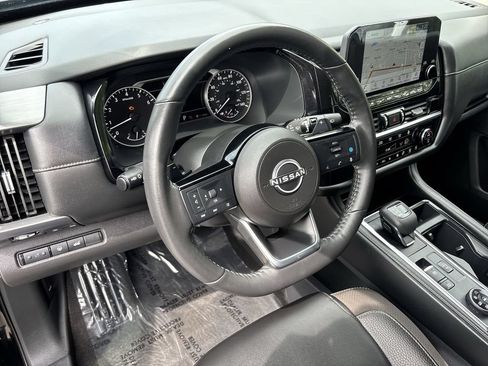 Certified 2023 Nissan Pathfinder SL AWD/4WD image 11