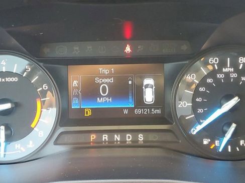 Used 2018 Ford Explorer XLT image 20