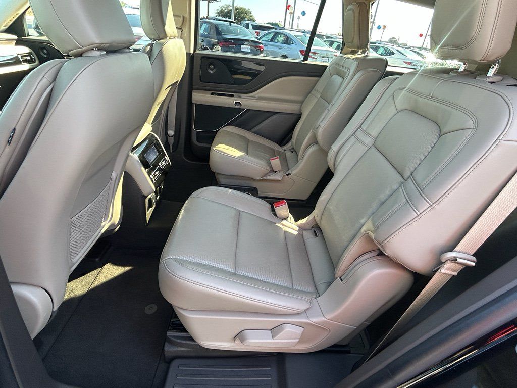 Used 2023 Lincoln Aviator Reserve w/ Elements Package Plus RWD image 17