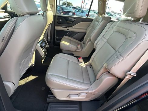 Used 2023 Lincoln Aviator Reserve w/ Elements Package Plus image 17