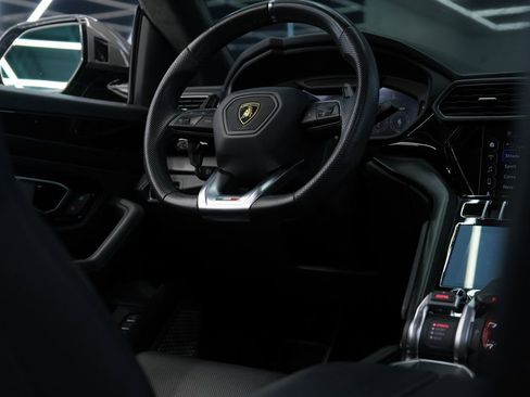 Used 2022 Lamborghini Urus AWD/4WD image 52