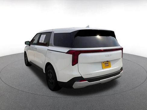 Used 2026 Kia Carnival FWD image 11