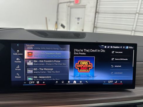 Used 2025 BMW X5 xDrive40i w/ M Sport Package image 16