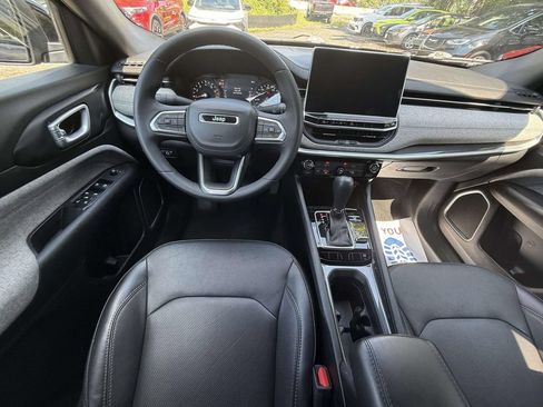 Used 2023 Jeep Compass Latitude AWD/4WD image 8
