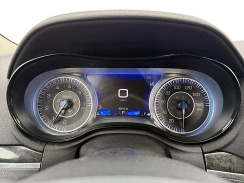 Used 2023 Chrysler 300 Touring L w/ Popular Equipment Group image 14