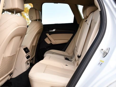 Used 2023 Audi Q5 2.0T Prestige w/ Prestige Package image 19