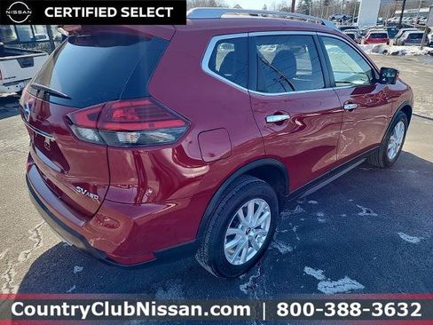 Certified 2017 Nissan Rogue SV w/ SV Premium Package image 8