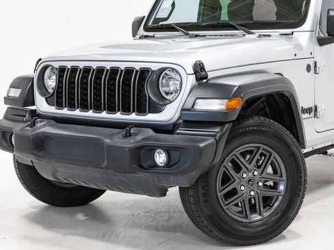 Used 2024 Jeep Wrangler Unlimited Sport AWD/4WD image 2
