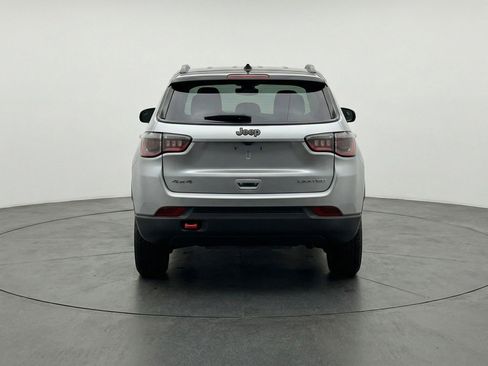 Used 2025 Jeep Compass Trailhawk image 7