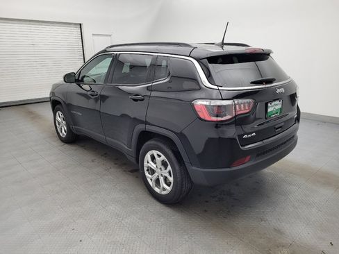 Used 2024 Jeep Compass Latitude AWD/4WD image 3