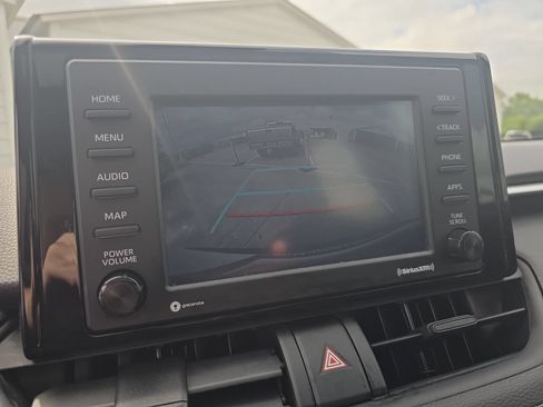 Used 2021 Toyota RAV4 XLE w/ Convenience Package FWD image 20