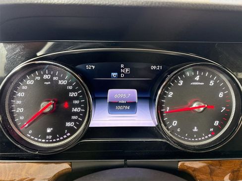 Used 2017 Mercedes-Benz E 300 4MATIC image 19