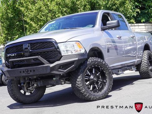 Used 2020 RAM 1500 Classic SLT AWD/4WD image 18
