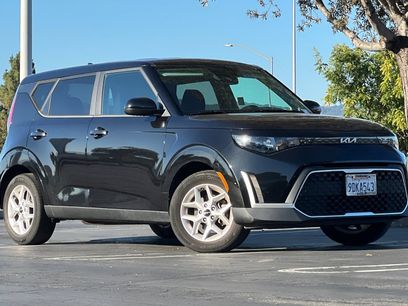 Used 2023 Kia Soul LX w/ LX Technology Package