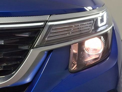 Used 2022 Kia Seltos S image 12