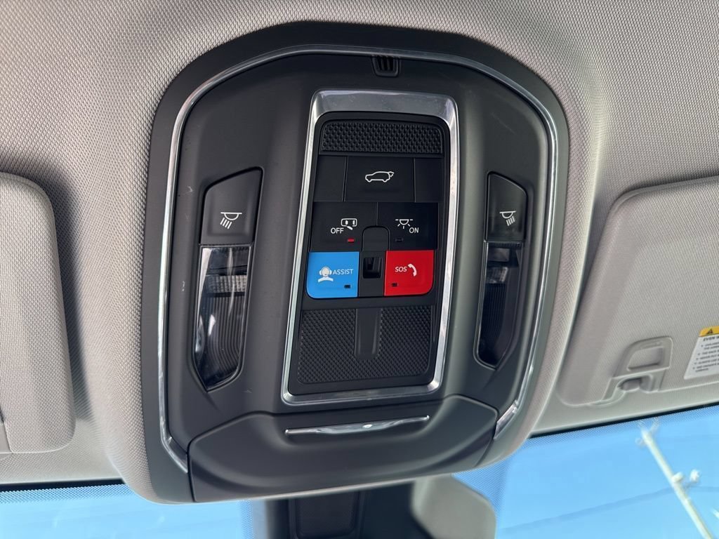 Used 2023 Jeep Grand Cherokee Limited w/ Trailer Tow Prep Group (B) AWD/4WD image 52