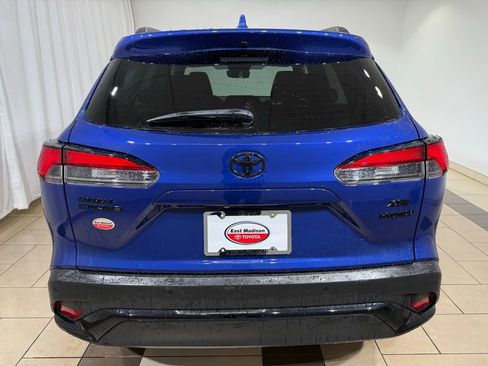 Used 2024 Toyota Corolla Cross XSE image 4