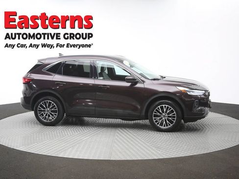 Used 2023 Ford Escape SE FWD image 46