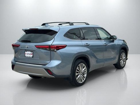 Used 2022 Toyota Highlander Platinum AWD/4WD image 5