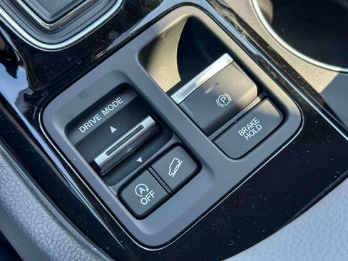 New 2025 Honda Pilot Touring image 24