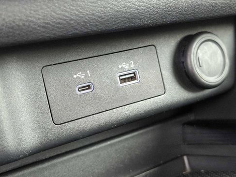 Used 2023 Nissan Rogue SV image 29