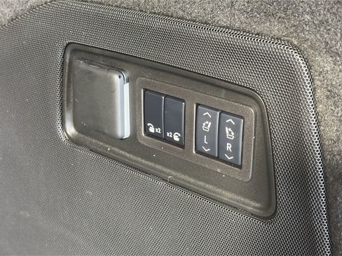 Certified 2025 Cadillac Escalade Sport Platinum image 16