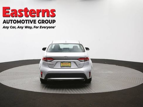 Used 2021 Toyota Corolla LE FWD image 35