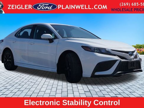 Used 2024 Toyota Camry SE image 7