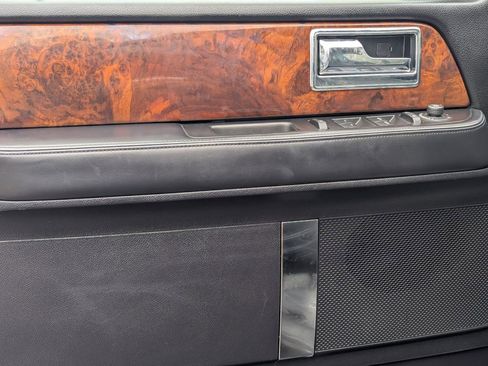 Used 2016 Lincoln Navigator L Select image 12