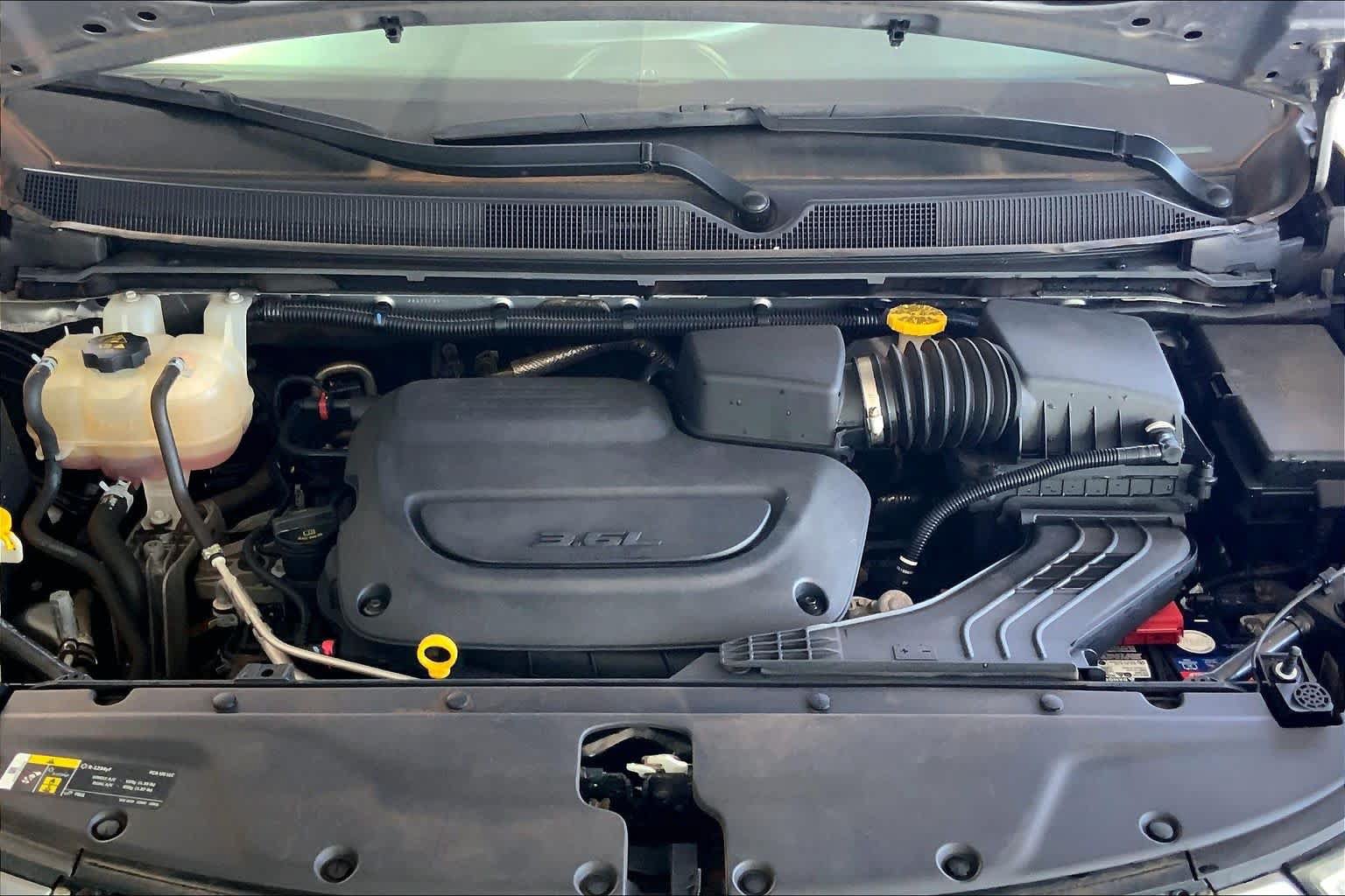 Used 2021 Chrysler Pacifica Touring-L FWD image 9