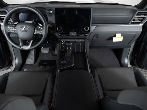 Used 2025 Lexus GX 550 w/ Accessory Package (Z1) image 36