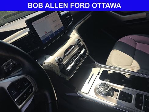 Used 2021 Ford Explorer XLT w/ Equipment Group 202A RWD image 11