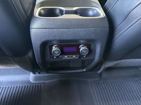 Certified 2025 Buick Enclave Avenir AWD/4WD image 22
