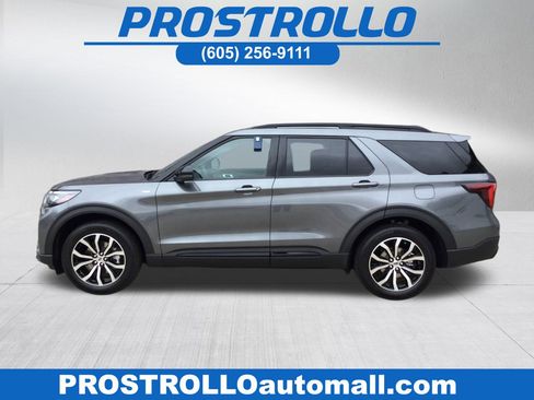 New 2026 Ford Explorer ST-Line image 1