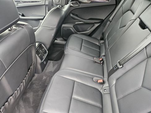 Certified 2026 Porsche Macan image 28