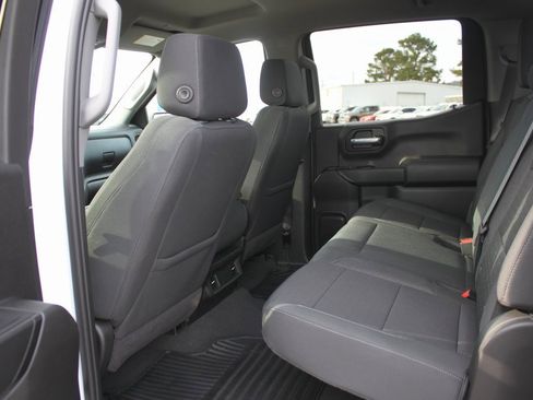 Used 2022 Chevrolet Silverado 1500 Custom image 6