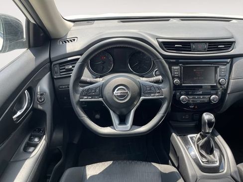 Used 2018 Nissan Rogue SV FWD image 12