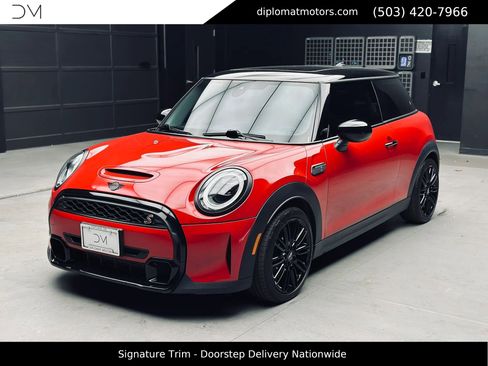 Used 2023 MINI Cooper S FWD image 1