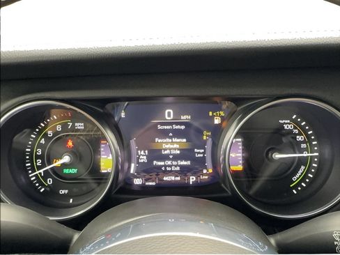 Used 2023 Jeep Wrangler Unlimited Sahara AWD/4WD image 39