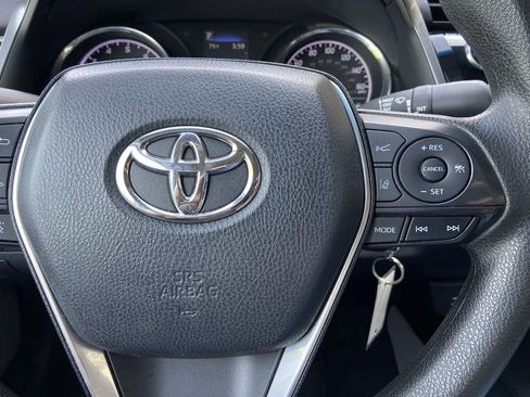 Used 2019 Toyota Camry LE FWD image 15