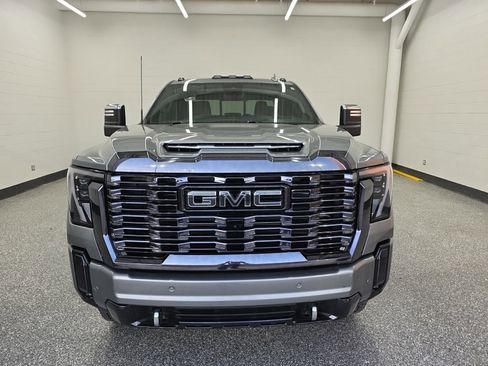 Used 2024 GMC Sierra 2500 Denali Ultimate image 8