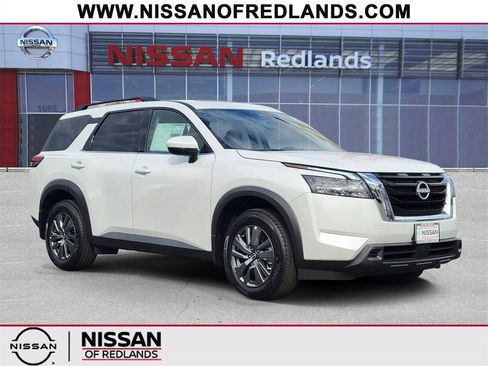 New 2025 Nissan Pathfinder SV w/ SV Premium Package image 1