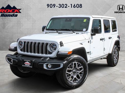 Used 2025 Jeep Wrangler Unlimited Sahara AWD/4WD image 1
