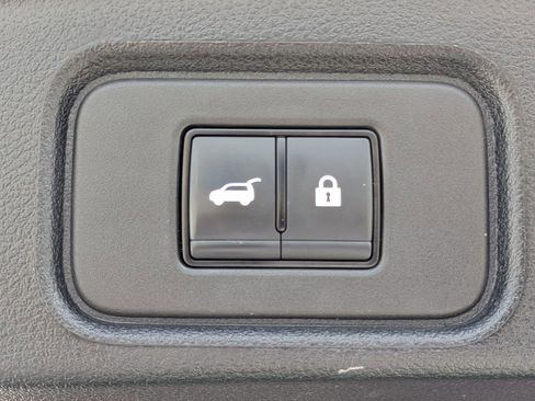 Used 2024 Nissan Pathfinder SL AWD/4WD image 13