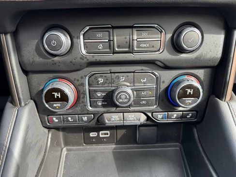 Used 2024 Chevrolet Suburban High Country w/ Max Trailering Package image 21