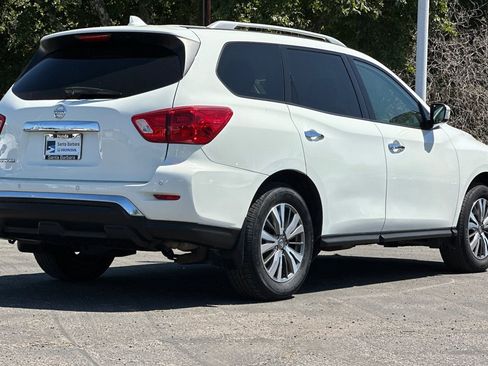 Used 2020 Nissan Pathfinder S FWD image 4
