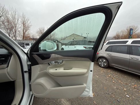Used 2022 Volvo XC90 T6 Inscription w/ Advanced Package image 7