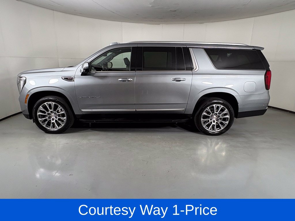 Used 2025 GMC Yukon XL Denali AWD/4WD image 6