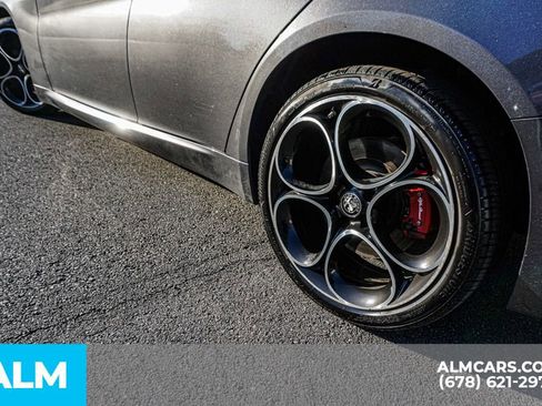 Used 2023 Alfa Romeo Giulia Veloce image 17