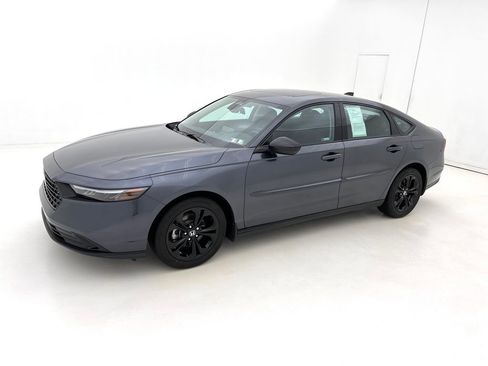 Used 2025 Honda Accord SE image 7